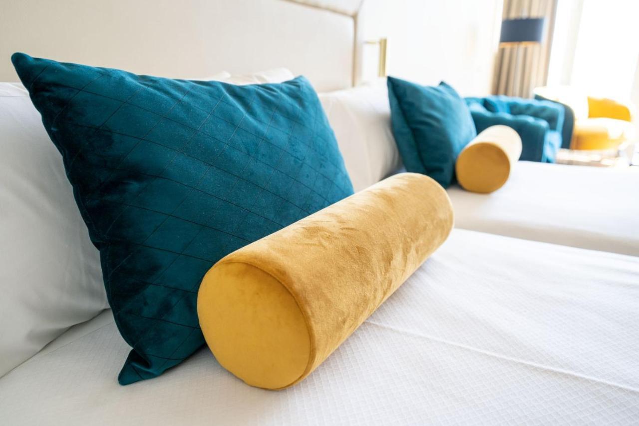 Seth Port Mahon Hotel Екстериор снимка