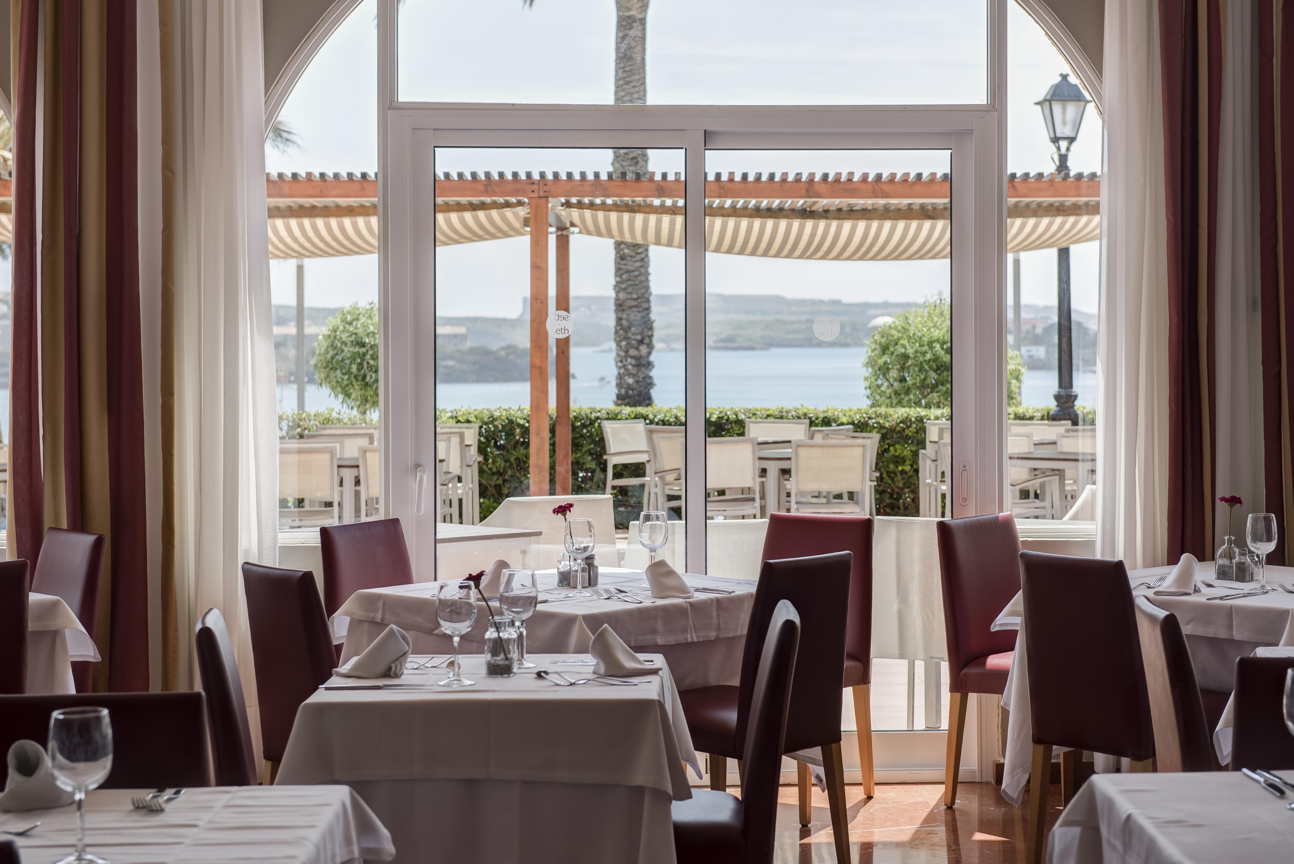 Seth Port Mahon Hotel Екстериор снимка