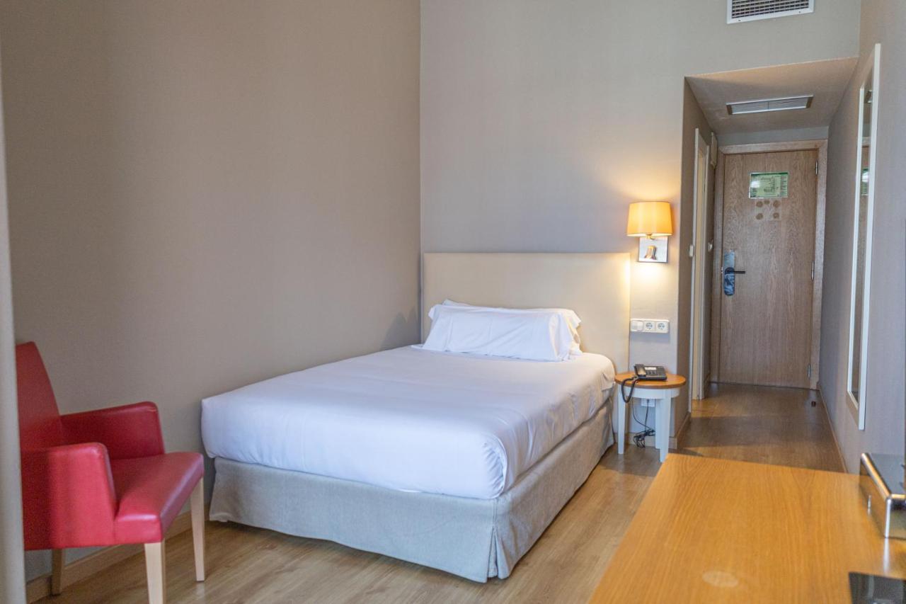 Seth Port Mahon Hotel Екстериор снимка