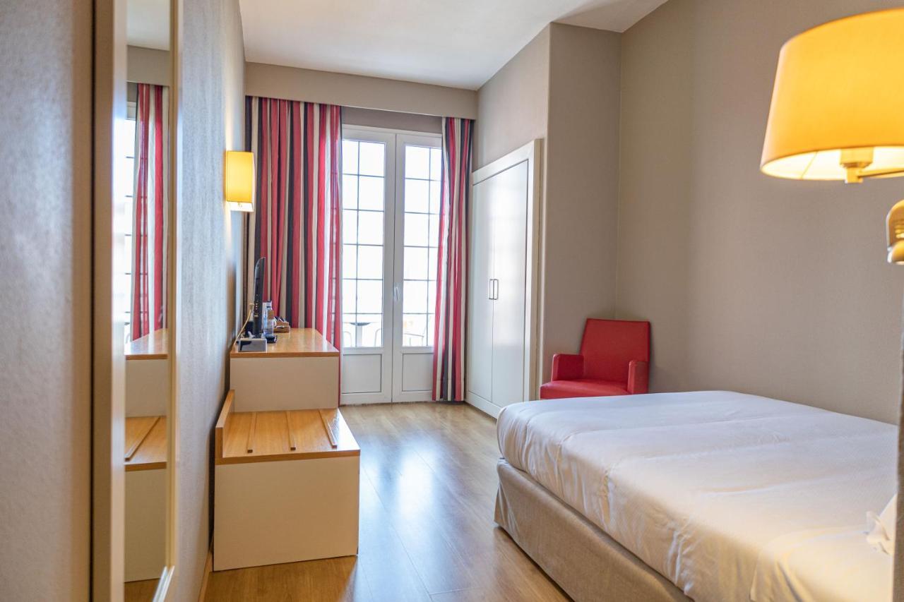 Seth Port Mahon Hotel Екстериор снимка