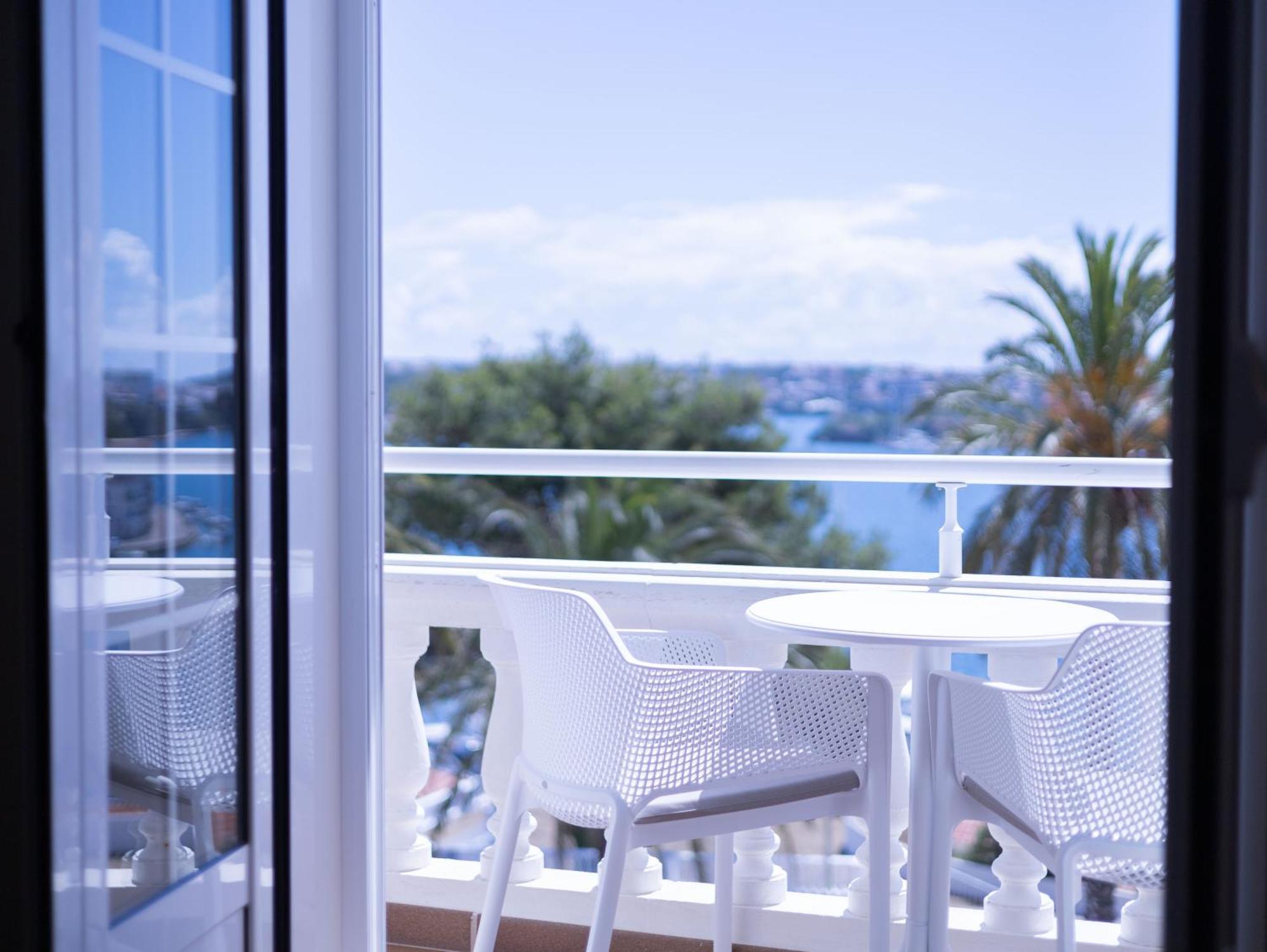 Seth Port Mahon Hotel Екстериор снимка