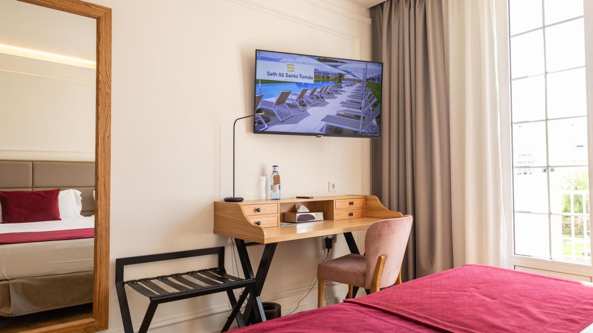Seth Port Mahon Hotel Екстериор снимка