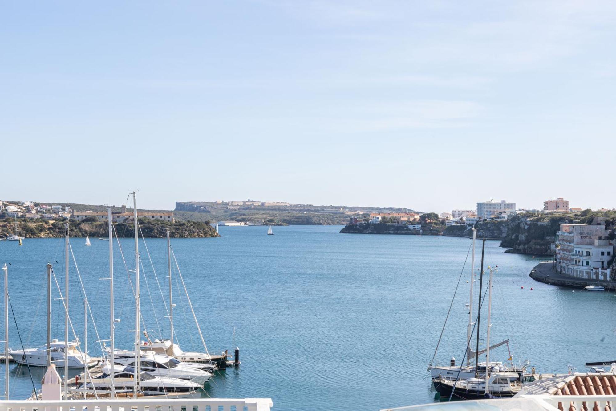 Seth Port Mahon Hotel Екстериор снимка